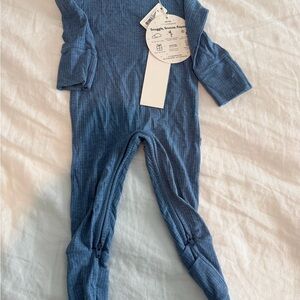 NWT little sleepies heathered blue crescent 0-3 months zippy